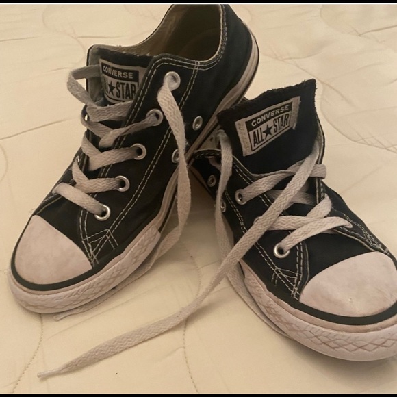 ⭐️CONVERSE ALL STAR KICKS⭐️ - Picture 5 of 9